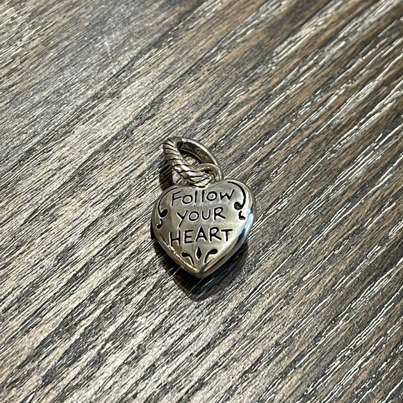 DISCONTINUED Follow Your Heart Brighton Charm🤍 - Picture 4 of 5